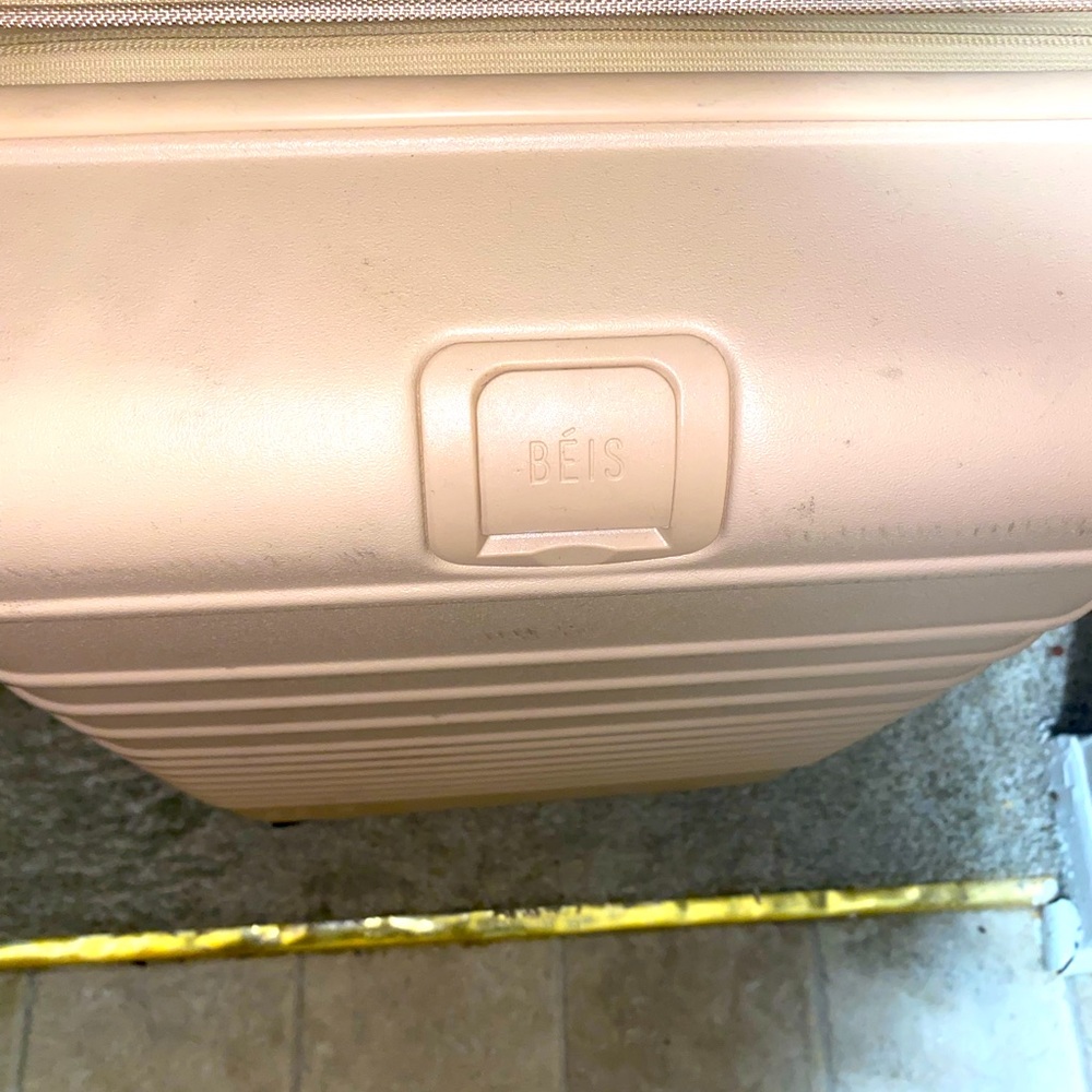 BÉIS Carryon